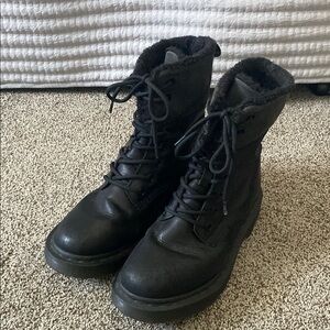 Black Women’s Doc Martens Lace-Up Boots with fur inside